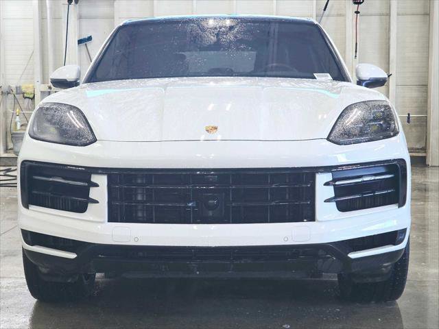 Used 2024 Porsche Cayenne Coupe image 8