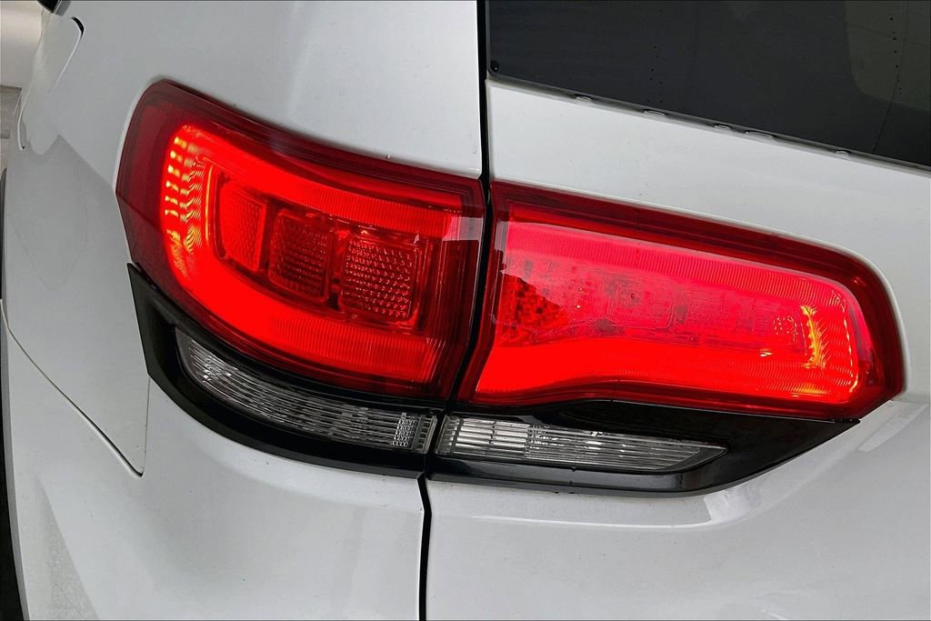 Used 2019 Jeep Grand Cherokee Limited w/ Luxury Group II image 38