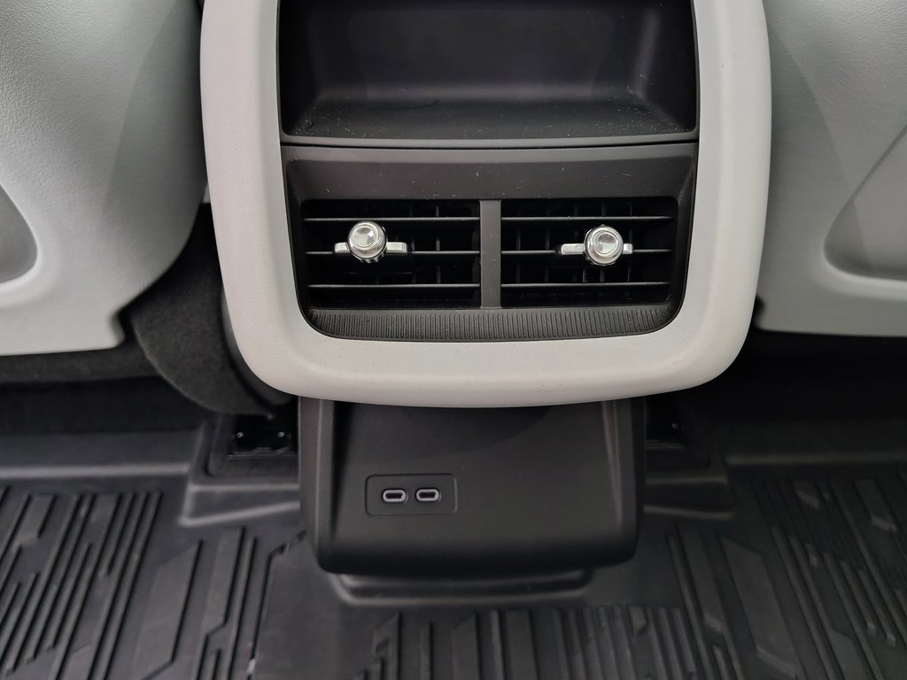 Used 2024 Cadillac Lyriq Luxury w/ LPO, Floor Liner Package AWD/4WD image 34