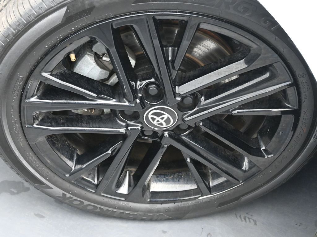 Used 2025 Toyota Camry SE w/ Convenience Package FWD image 19
