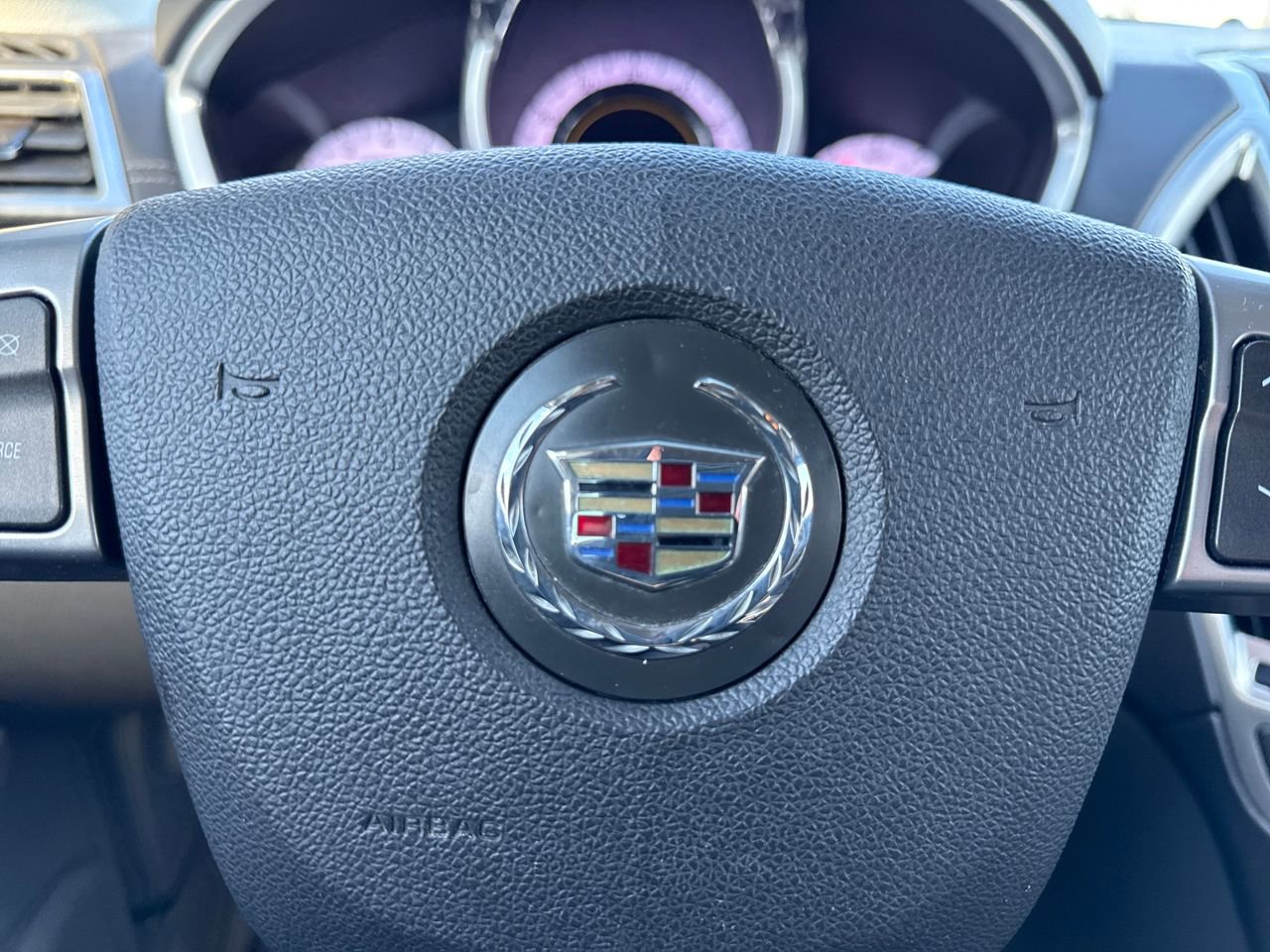 Used 2010 Cadillac SRX Luxury image 28