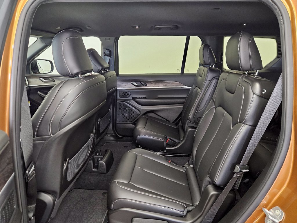 New 2026 Jeep Grand Cherokee L Limited AWD/4WD image 5