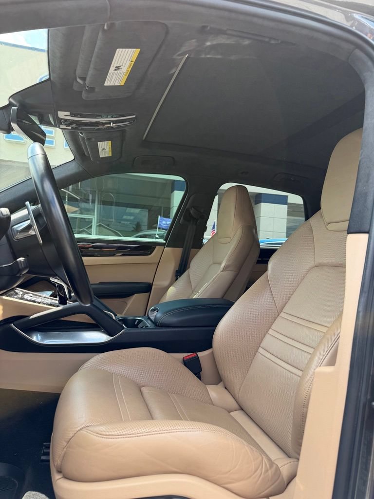 Used 2019 Porsche Cayenne Turbo AWD/4WD image 13