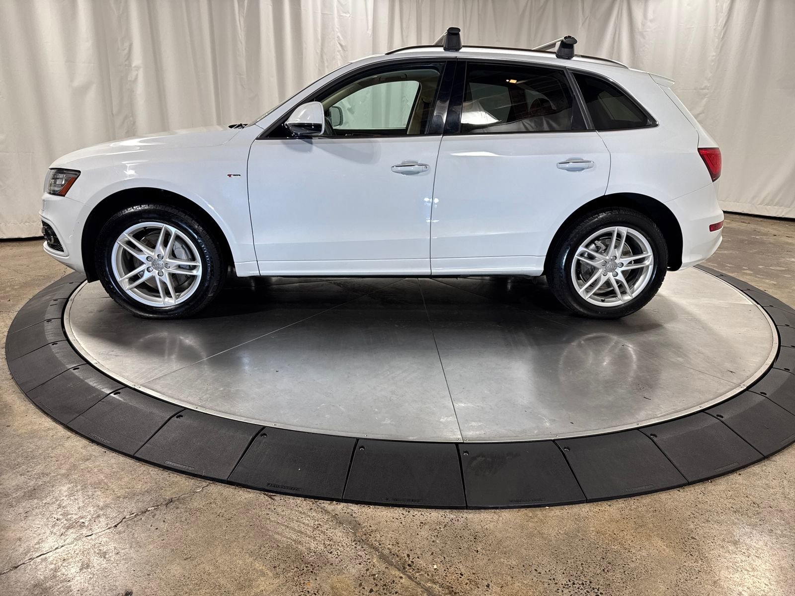 Used 2016 Audi Q5 3.0T Premium Plus w/ Technology Package image 6