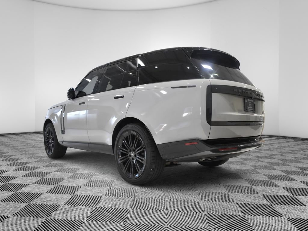 Used 2025 Land Rover Range Rover Autobiography image 3