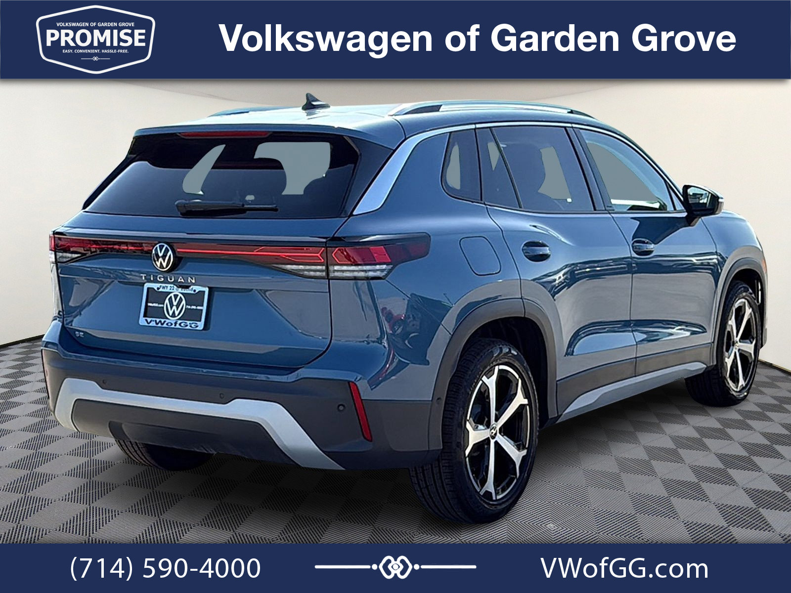 New 2026 Volkswagen Tiguan SE FWD image 8