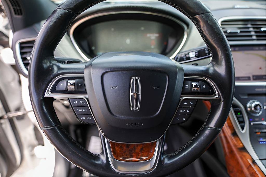 Used 2020 Lincoln Nautilus Reserve FWD image 14