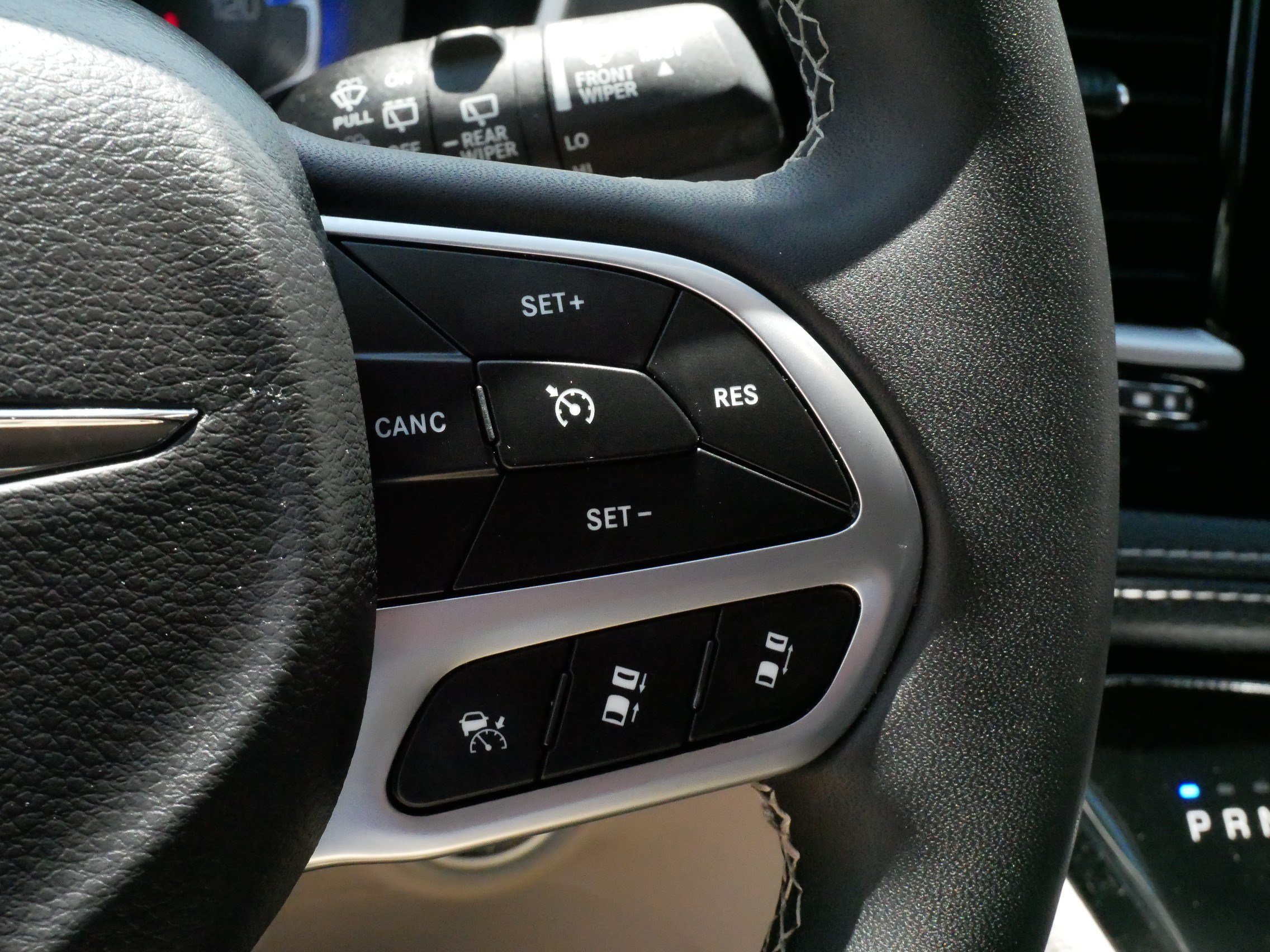Used 2023 Chrysler Pacifica Touring-L AWD/4WD image 25