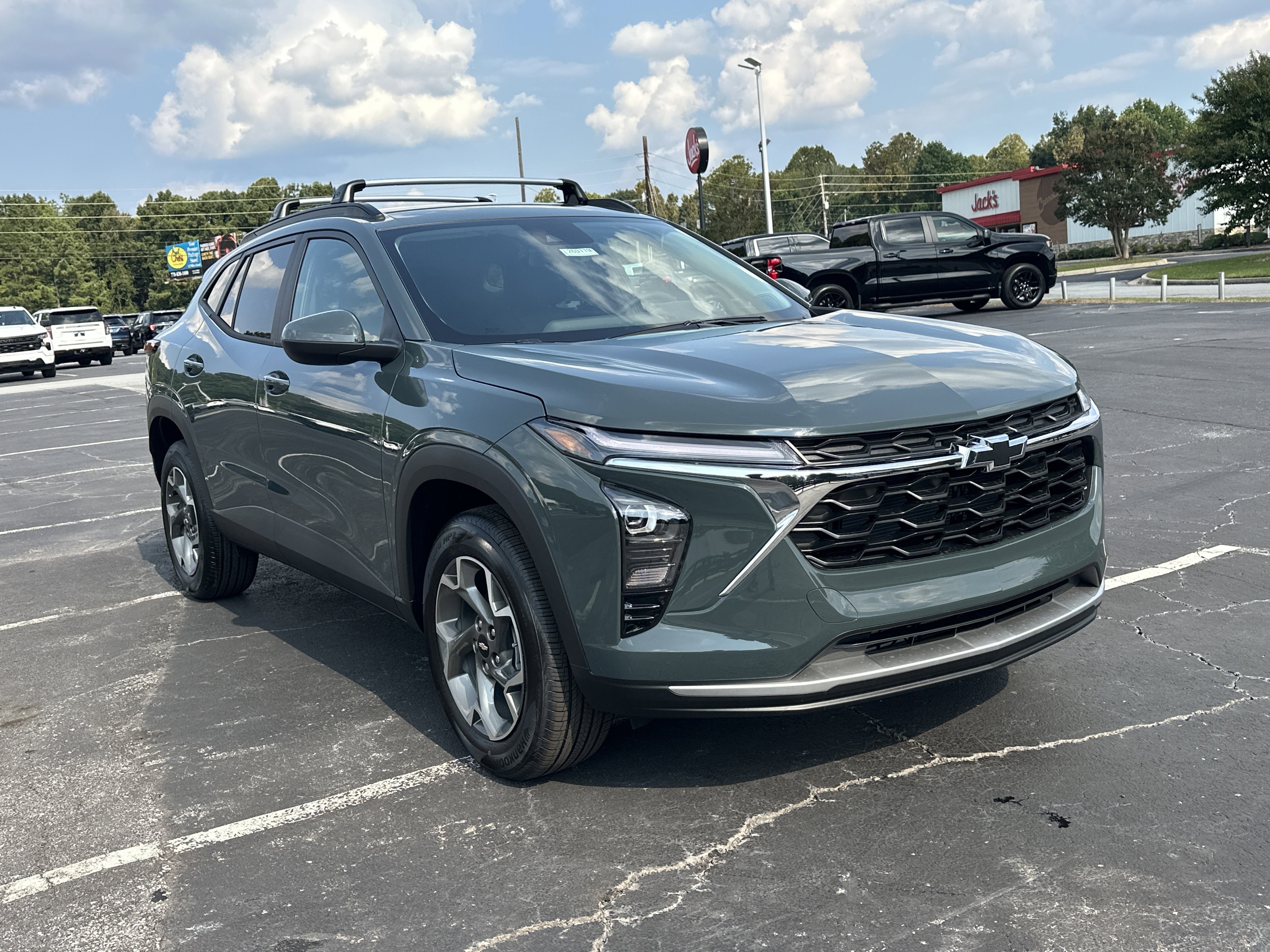 New 2026 Chevrolet Trax LT w/ Driver Confidence Package FWD image 2