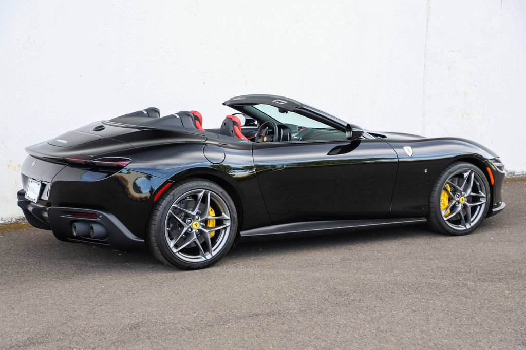 Certified 2025 Ferrari Roma Spider RWD image 5