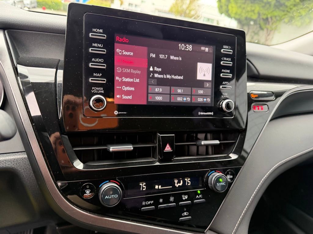 Used 2024 Toyota Camry SE image 22