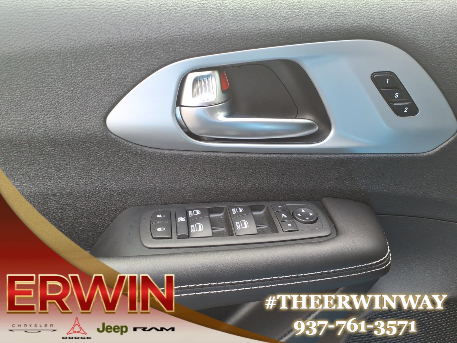 Used 2026 Chrysler Pacifica Limited w/ S Appearance Package FWD image 11