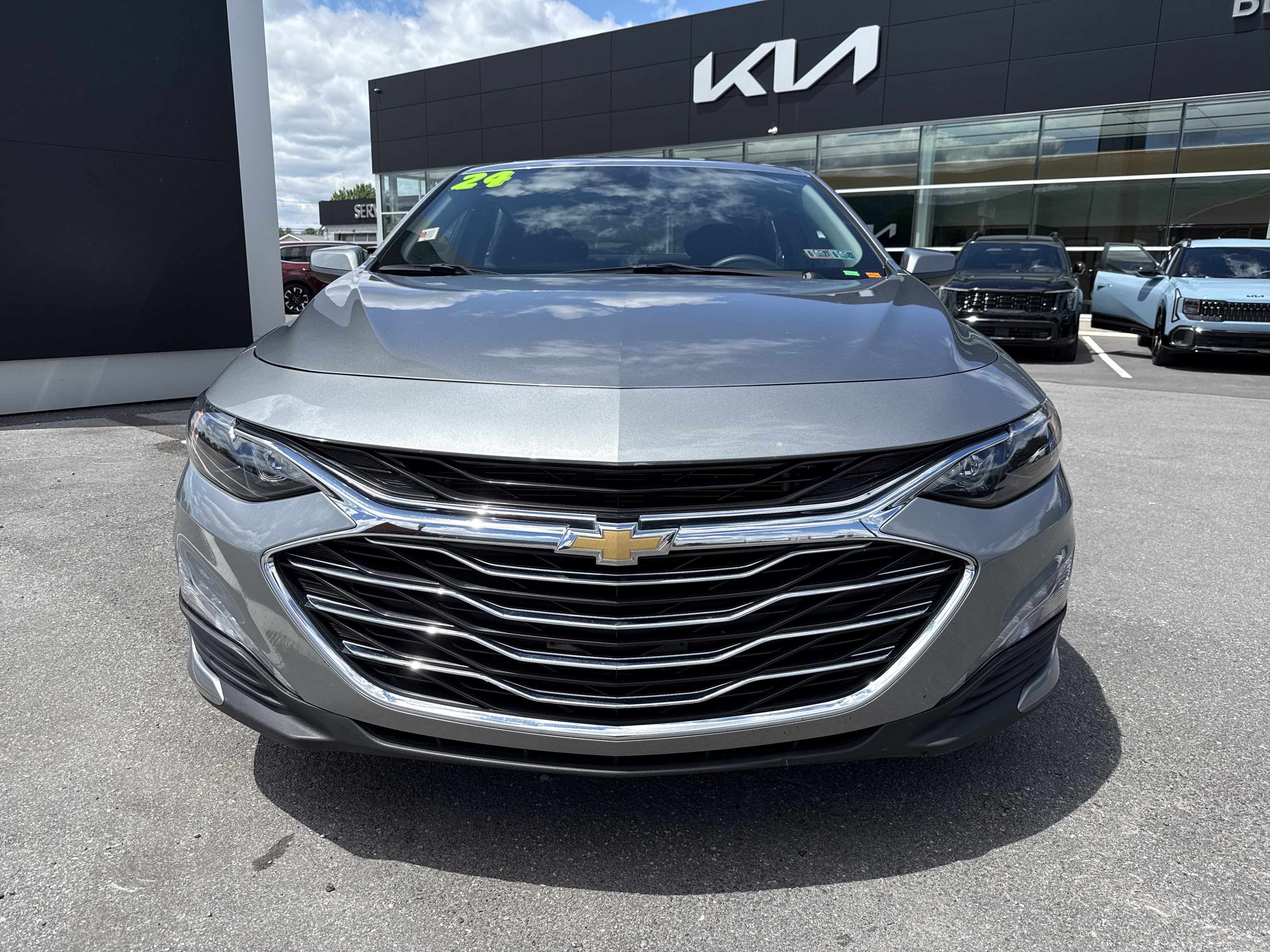 Used 2024 Chevrolet Malibu LT FWD image 9