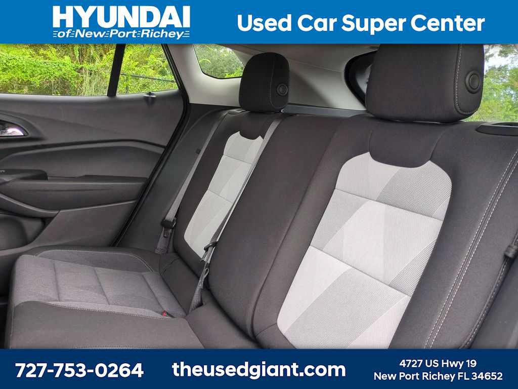 Used 2024 Chevrolet Trax LS w/ LS Convenience Package FWD image 14