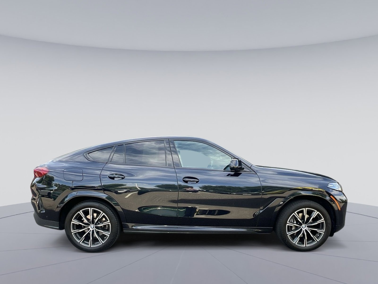Used 2024 BMW X6 xDrive40i w/ Premium Package image 6