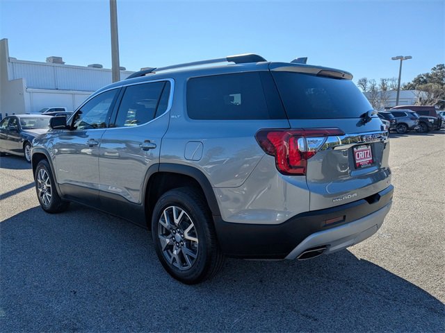Used 2023 GMC Acadia SLT w/ Preferred Package image 7