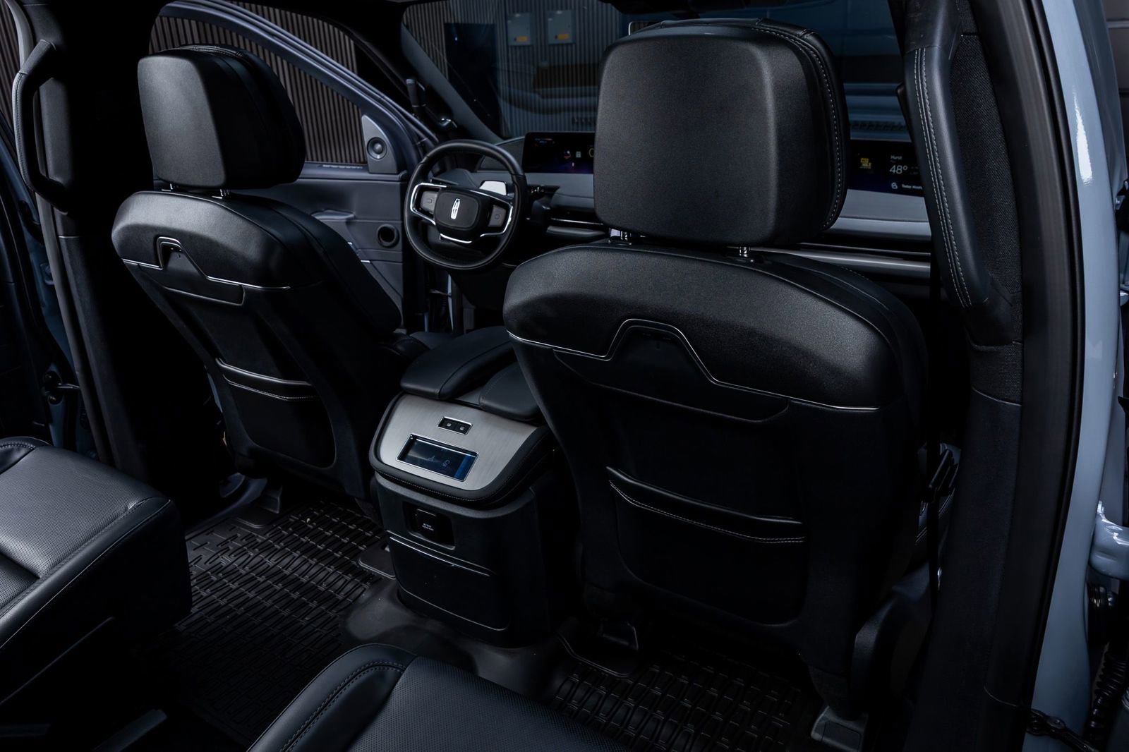 Used 2025 Lincoln Navigator L Reserve w/ Jet Appearance Package image 32