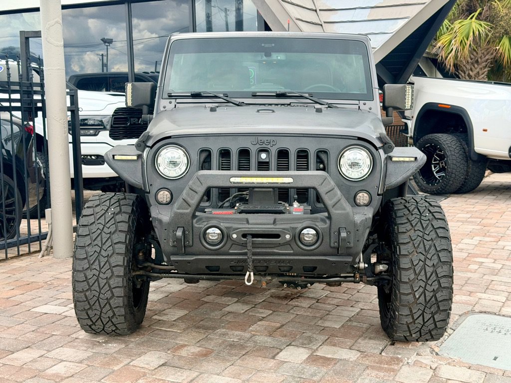 Used 2018 Jeep Wrangler Sahara w/ Connectivity Group AWD/4WD image 4