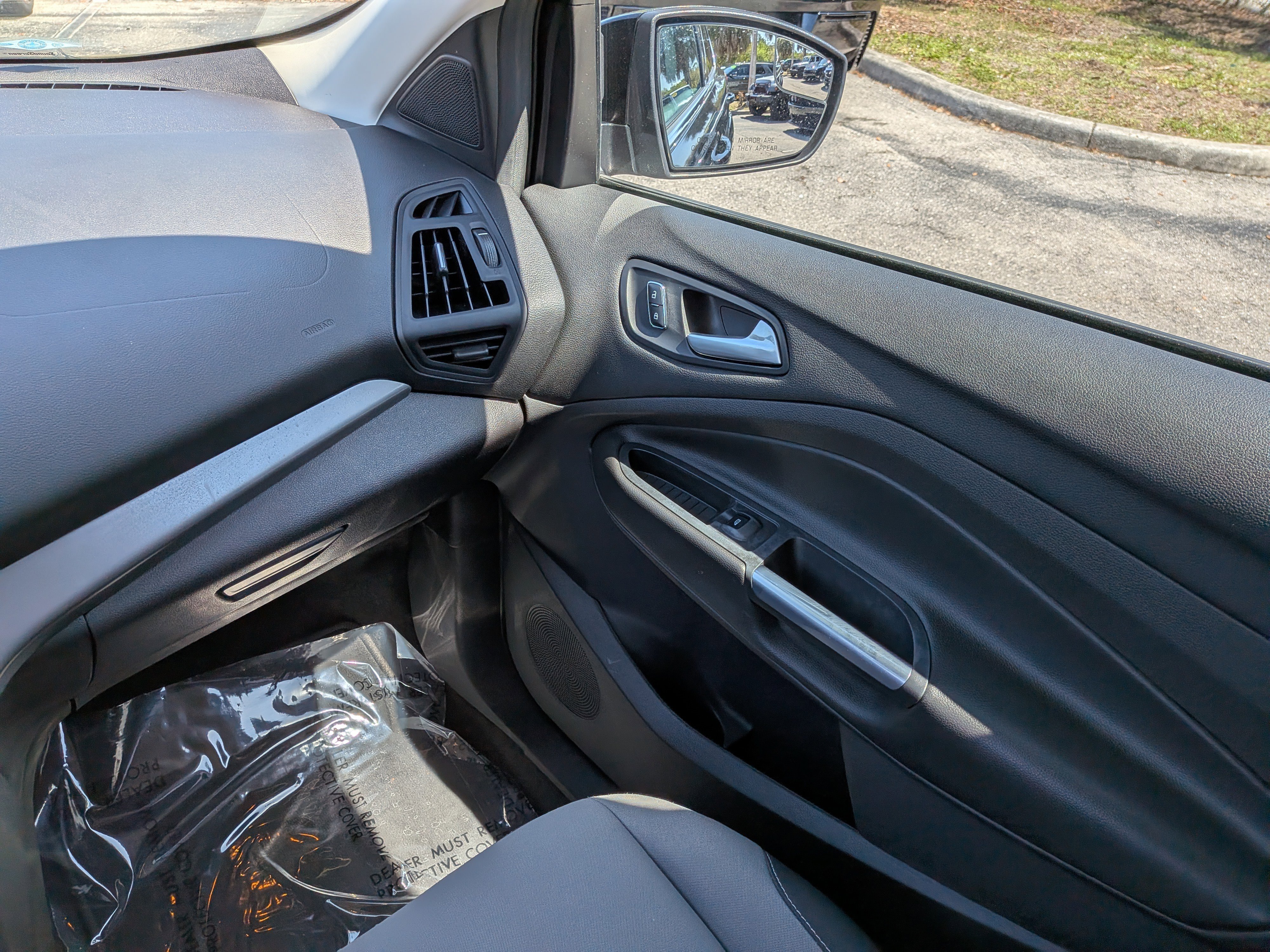 Used 2015 Ford Escape SE image 19