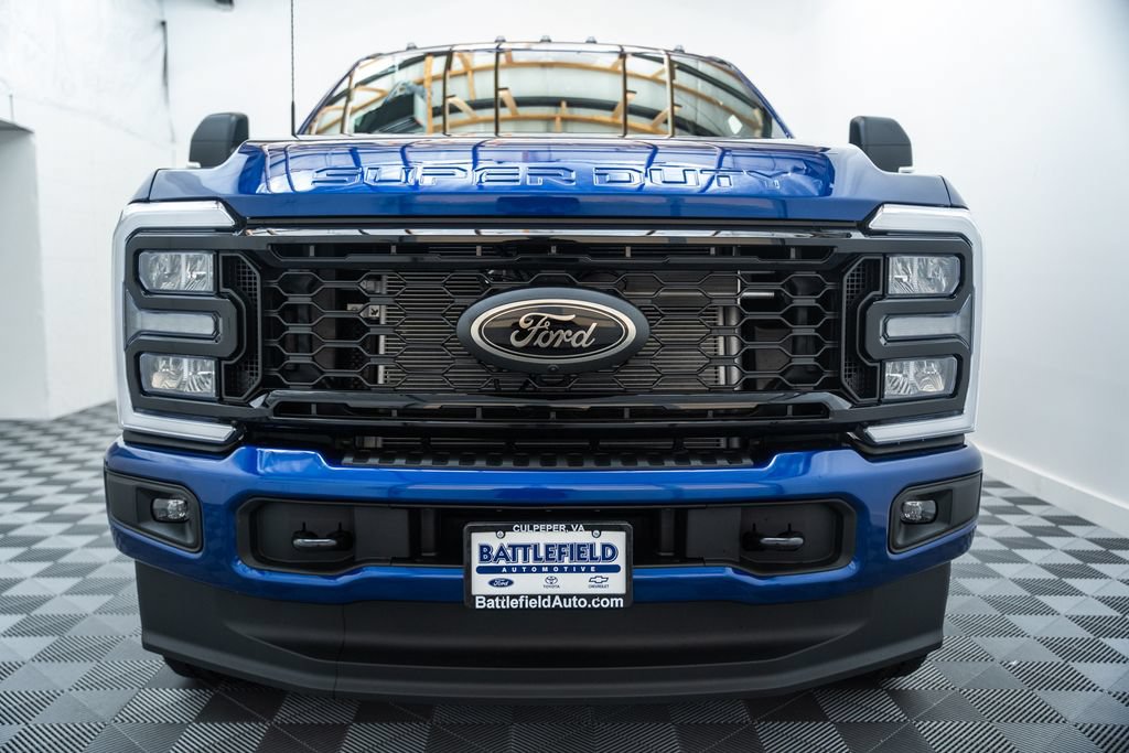 New 2026 Ford F350 XLT w/ XLT Premium Package AWD/4WD image 2