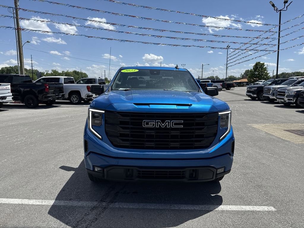 Used 2023 GMC Sierra 1500 Elevation w/ LPO, Elevation Black Package AWD/4WD image 16