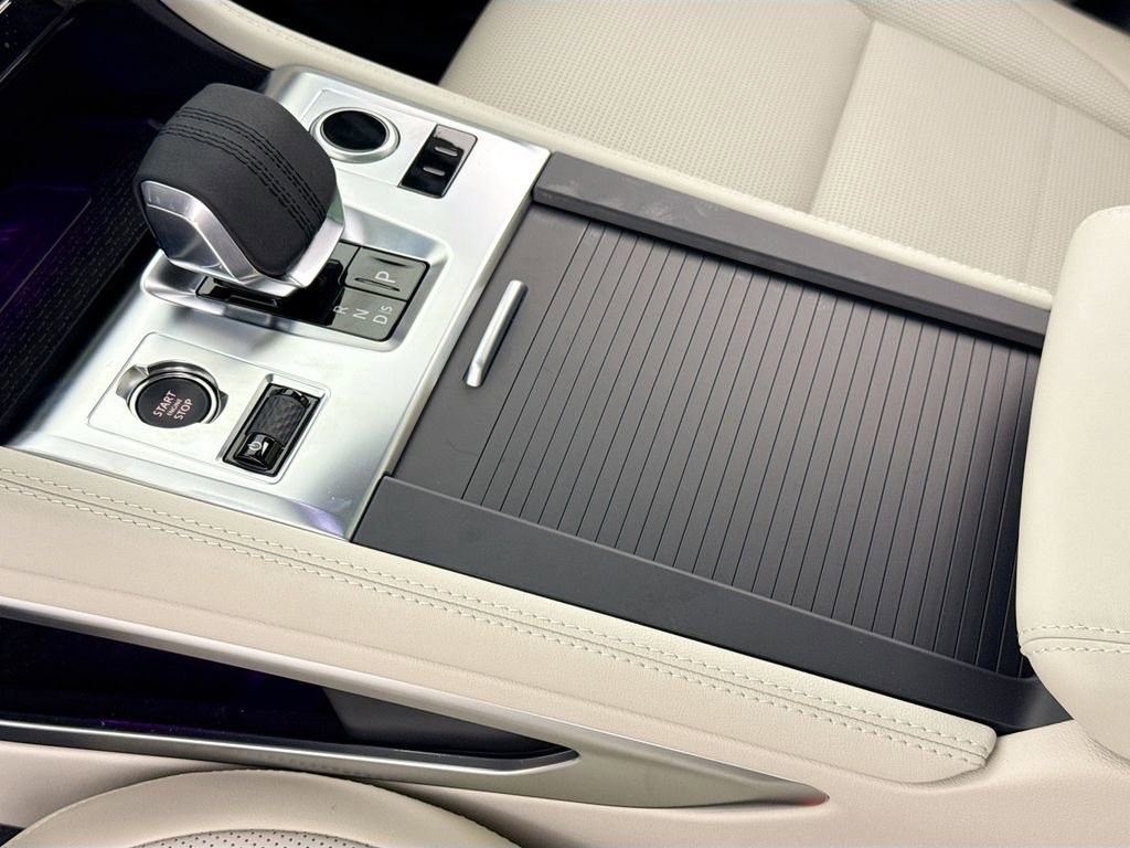 Used 2025 Jaguar F-PACE R-Dynamic S image 21