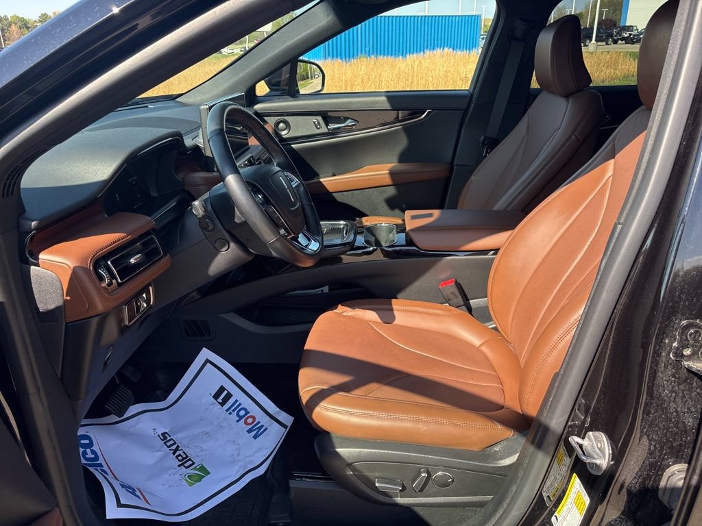 Used 2023 Lincoln Nautilus Reserve w/ Luxury Package AWD/4WD image 16