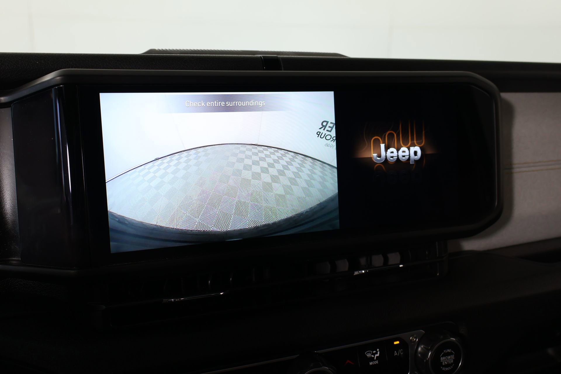 Used 2024 Jeep Wrangler Unlimited Sport AWD/4WD image 6