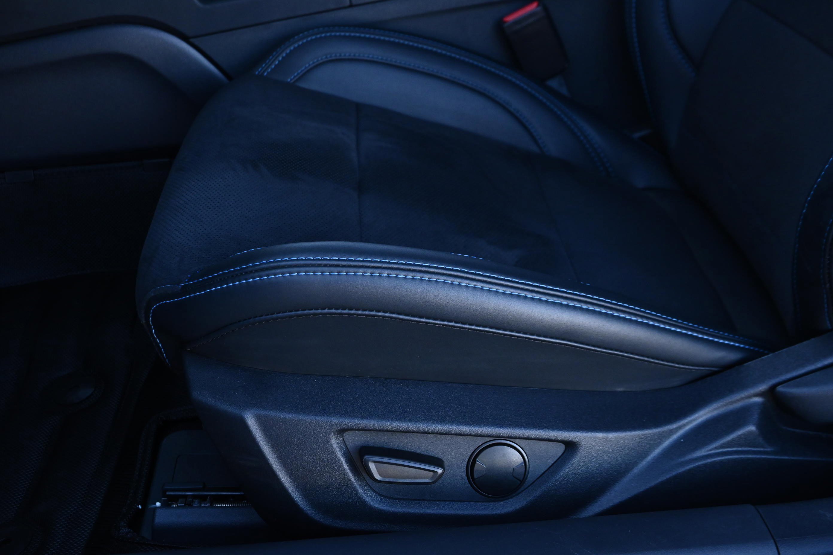 Used 2025 Ford Mustang Dark Horse image 28