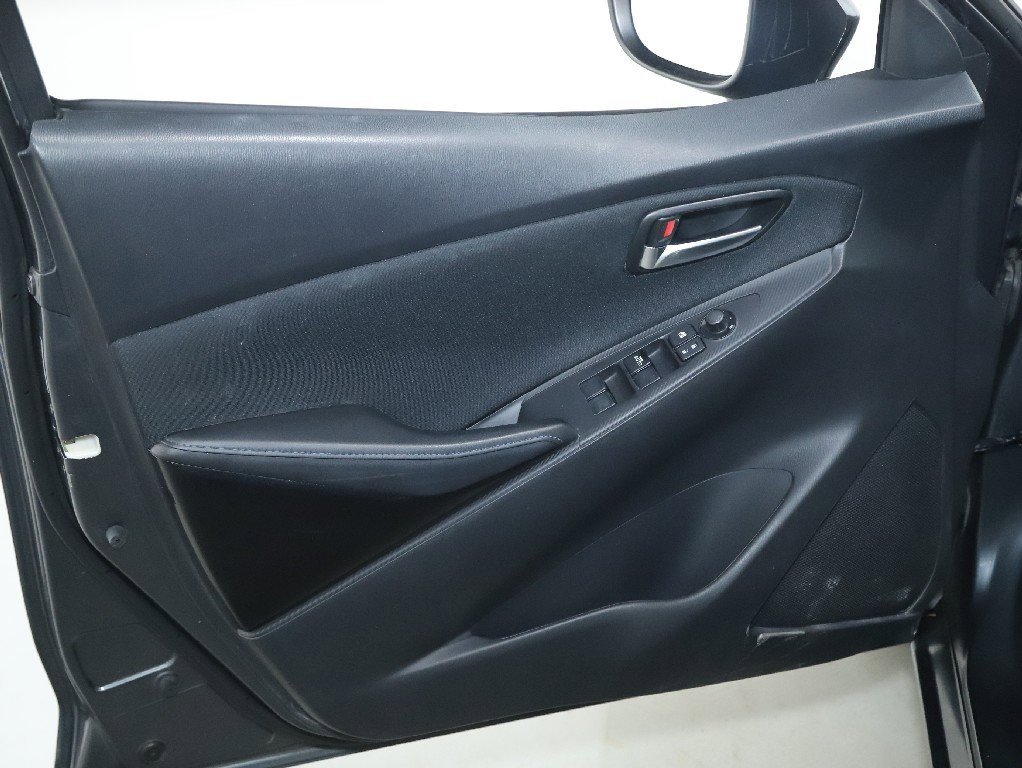 Used 2018 Toyota Yaris iA image 15