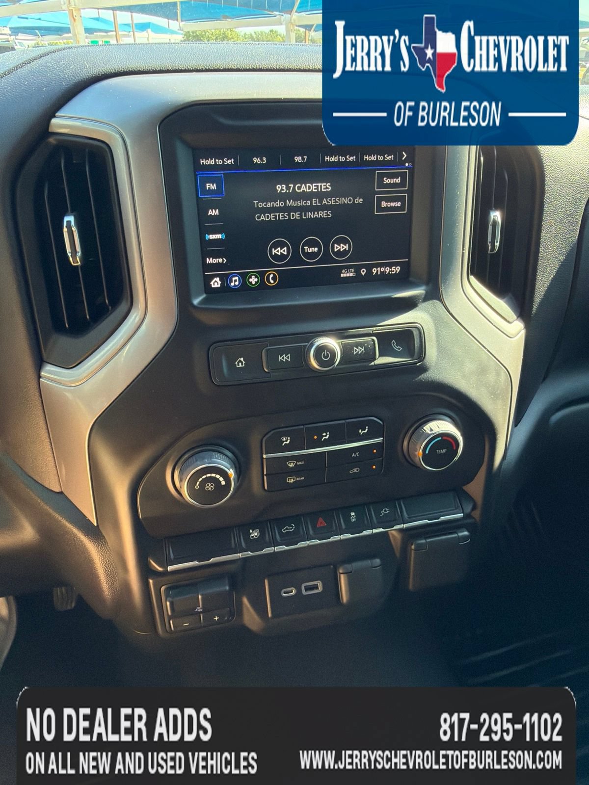 Used 2022 Chevrolet Silverado 2500 Custom w/ Custom Value Package AWD/4WD image 14