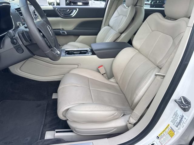 Used 2018 Lincoln Continental Select w/ Continental Climate Package FWD image 19