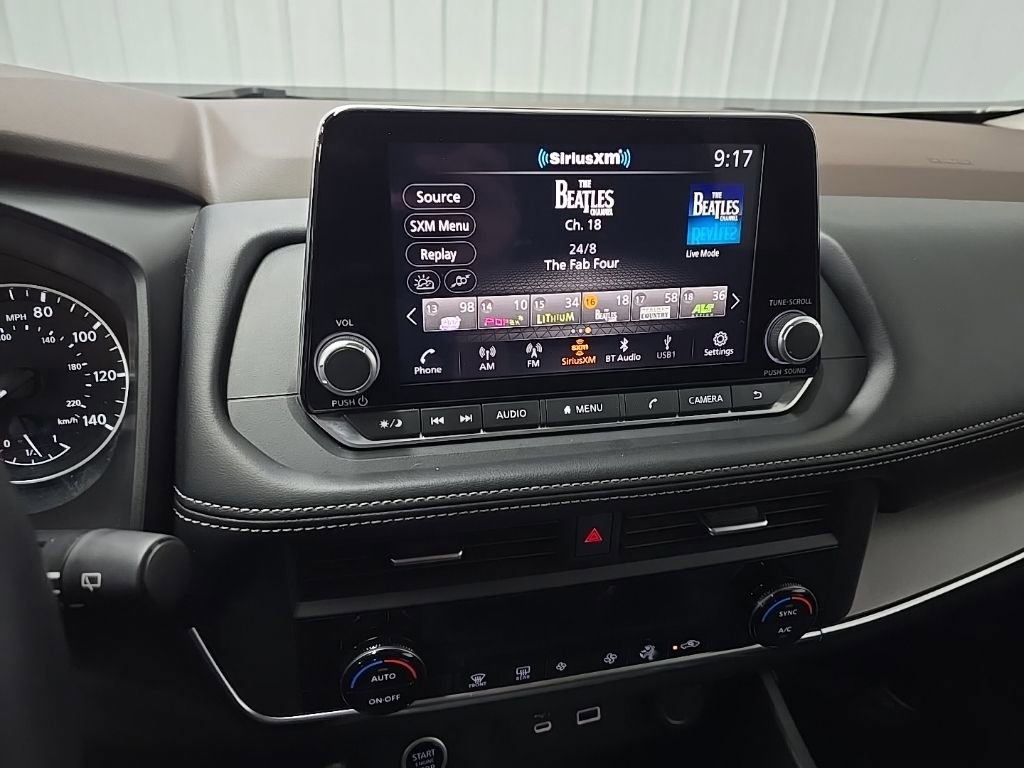 Used 2023 Nissan Rogue SV image 24