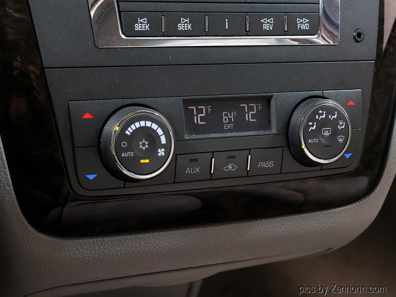Used 2011 Cadillac DTS Luxury FWD image 18