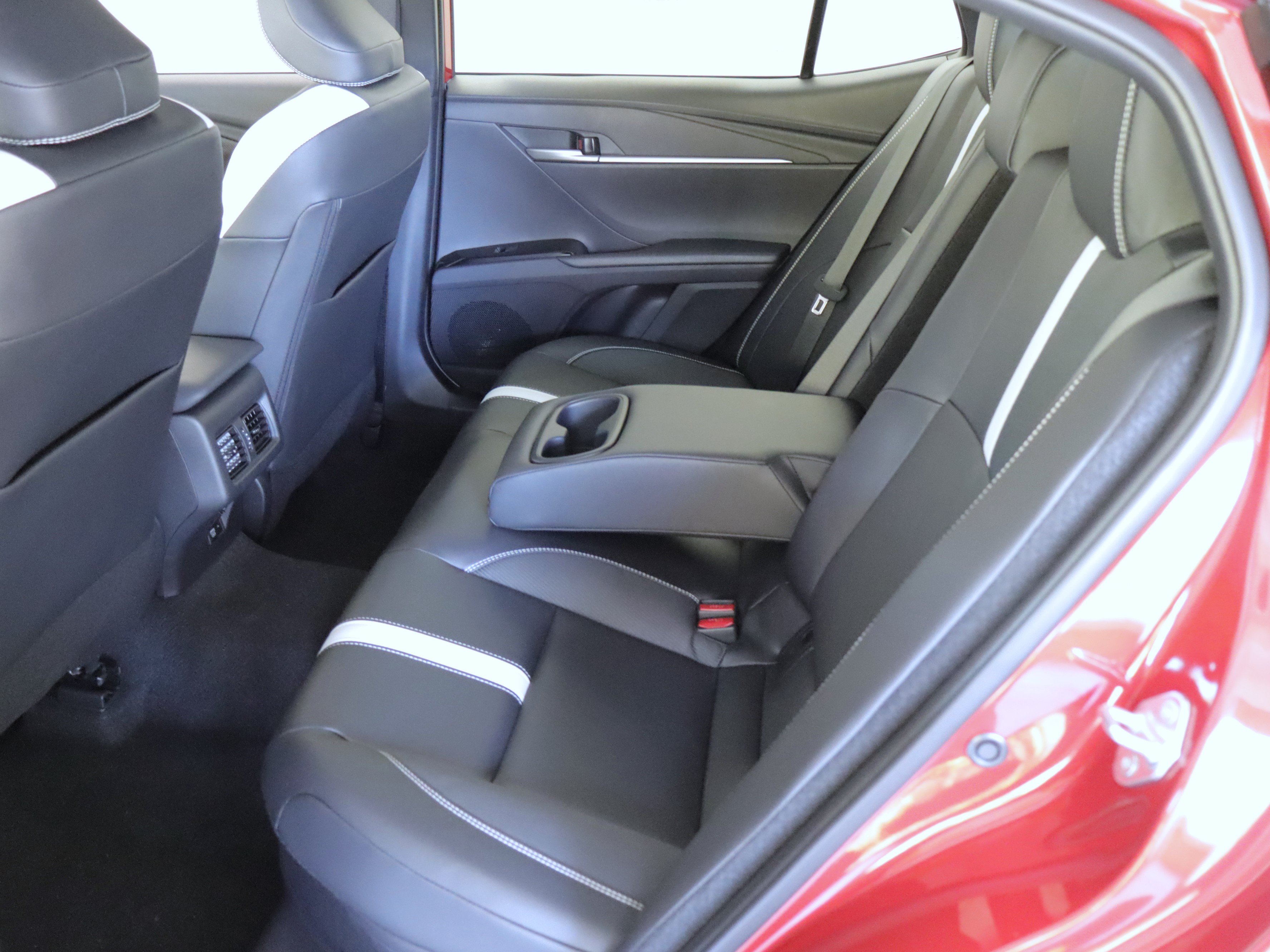 Used 2026 Toyota Camry SE w/ Convenience Package AWD/4WD image 19