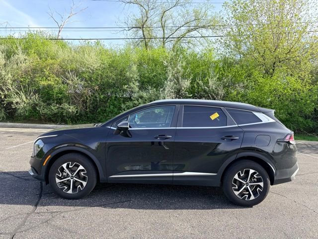 Certified 2025 Kia Sportage EX AWD/4WD image 2