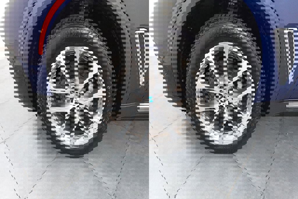 Used 2022 BMW X5 xDrive40i w/ Climate Comfort Package image 29