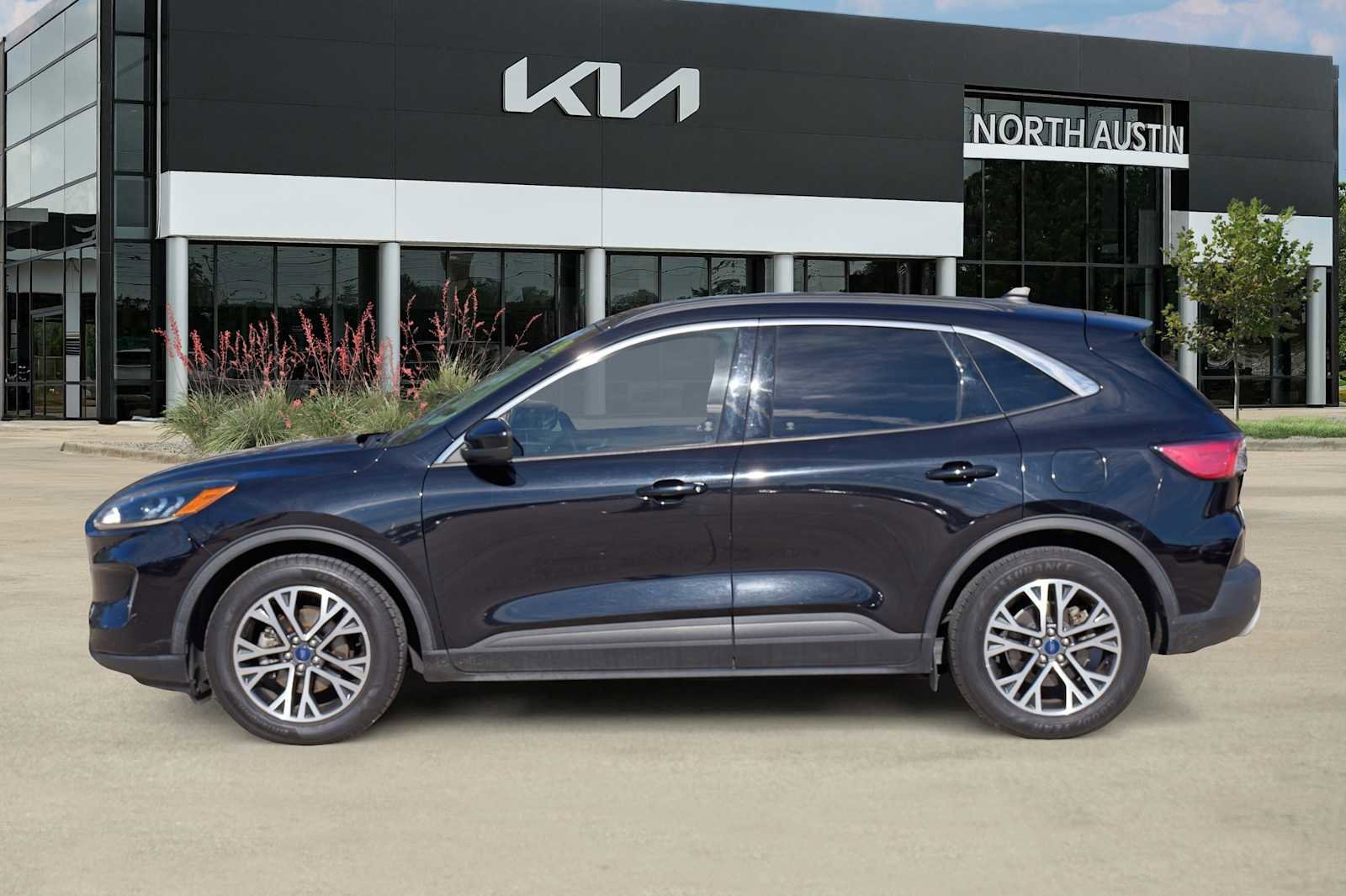 Used 2020 Ford Escape SEL image 4