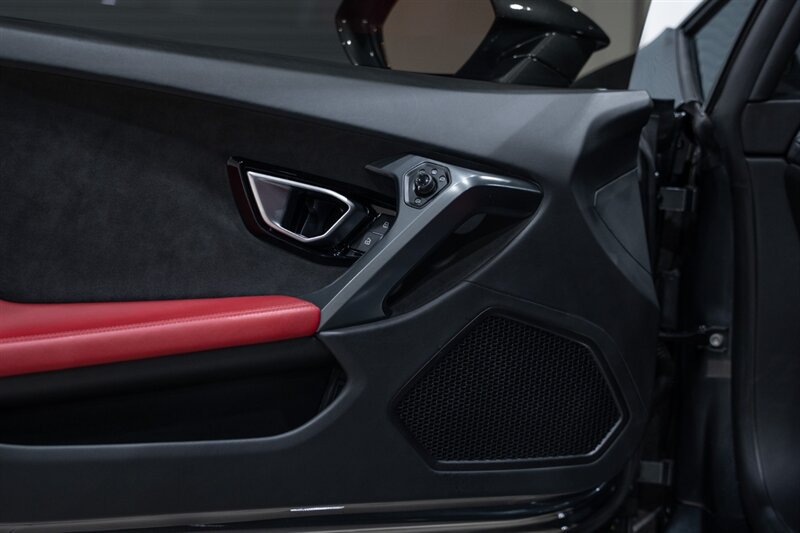 Used 2015 Lamborghini Huracan LP 610-4 AWD/4WD image 23