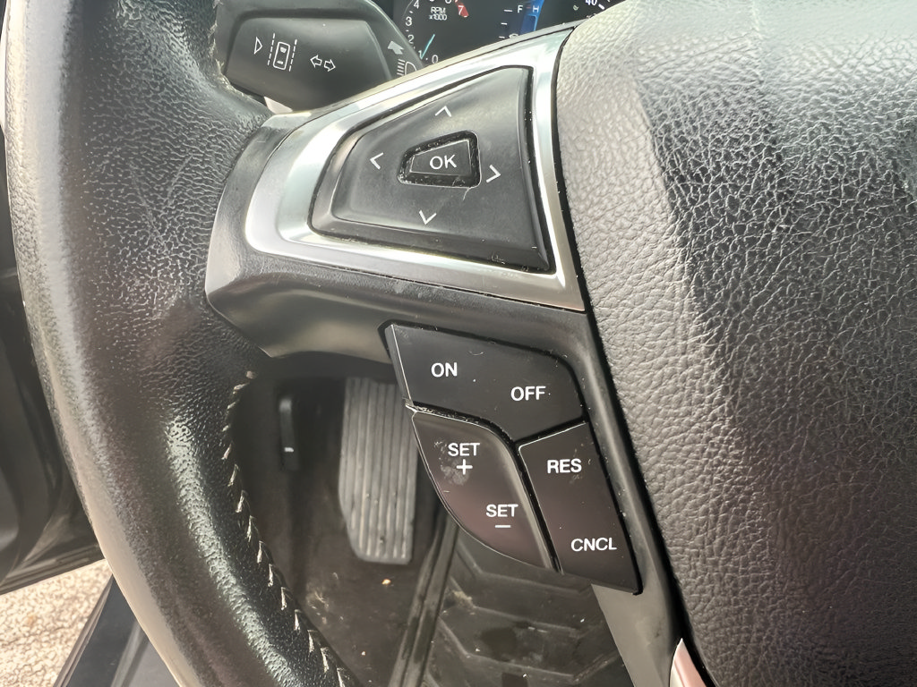 Used 2020 Ford Fusion SE w/ Equipment Group 151A FWD image 20