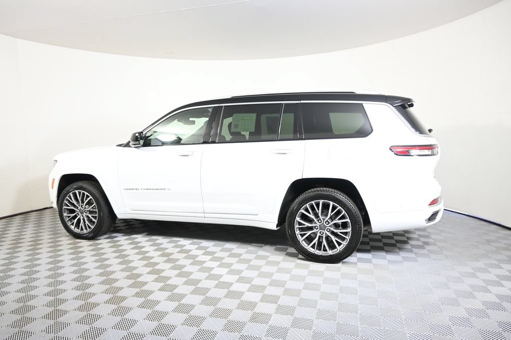 Used 2023 Jeep Grand Cherokee L Summit AWD/4WD image 3