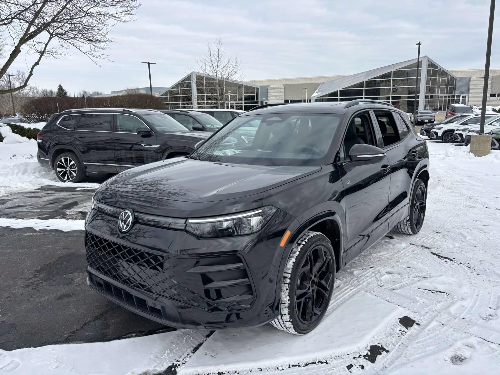 New 2026 Volkswagen Tiguan SE R-Line AWD/4WD image 3