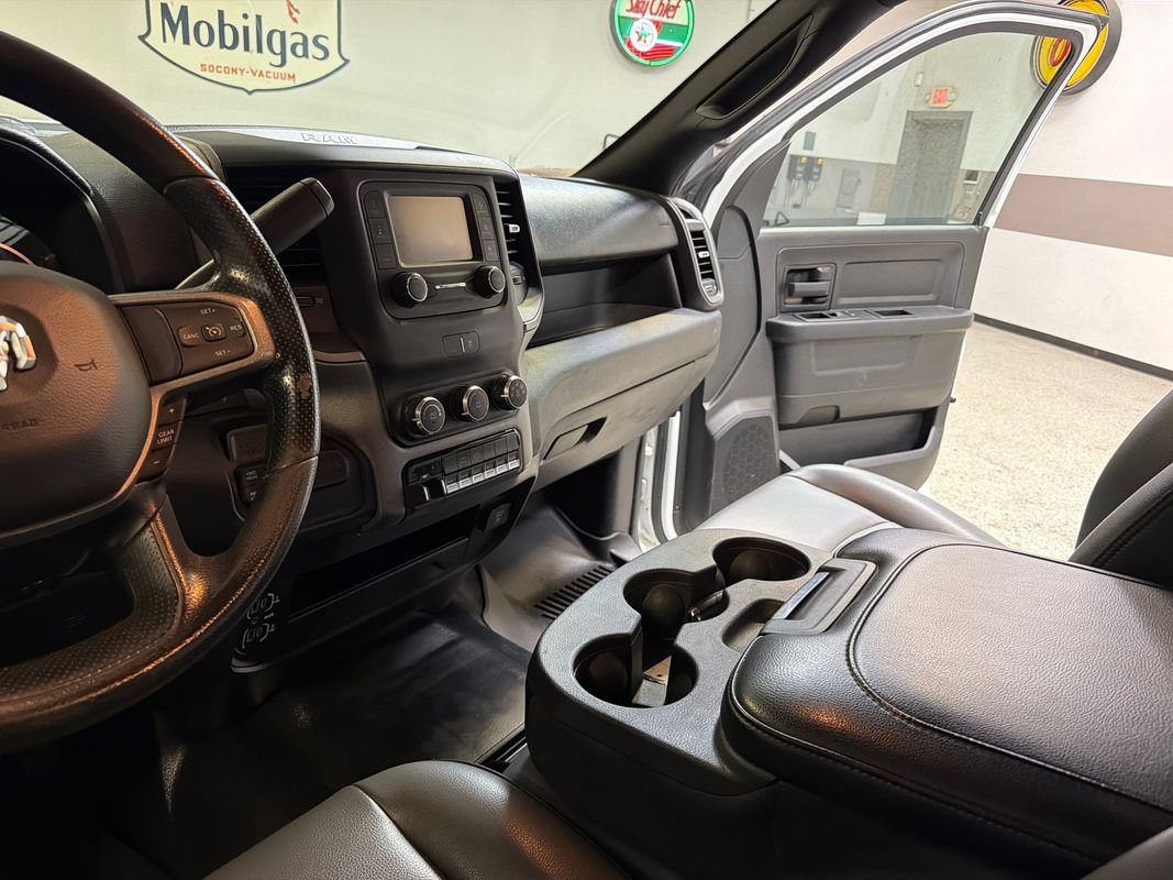 Used 2024 RAM 3500 Tradesman w/ Chrome Appearance Group AWD/4WD image 27