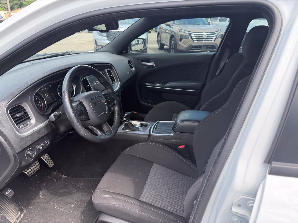 Used 2022 Dodge Charger R/T RWD image 2