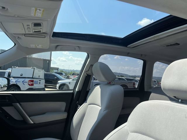 Used 2014 Subaru Forester 2.5i Premium w/ All-Weather Package AWD/4WD image 21
