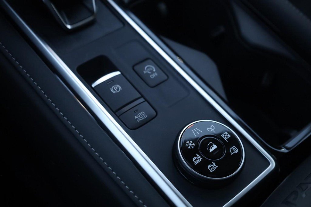 New 2026 Nissan Pathfinder SV AWD/4WD image 18