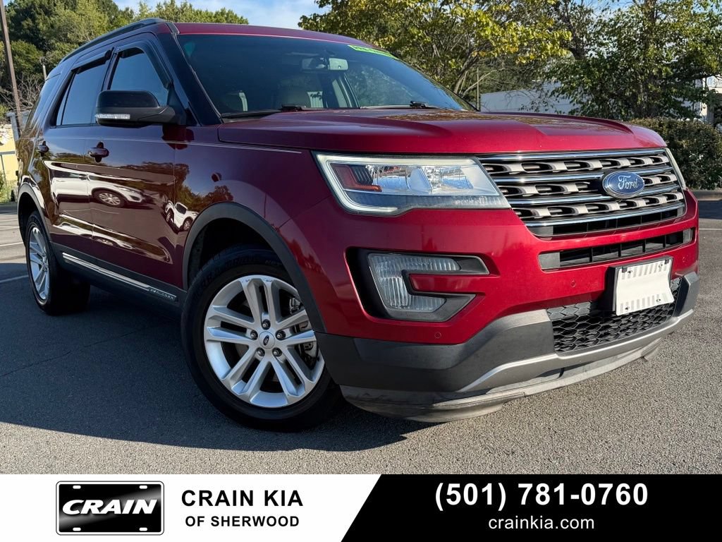 Used 2017 Ford Explorer XLT w/ Equipment Group 202A FWD image 1
