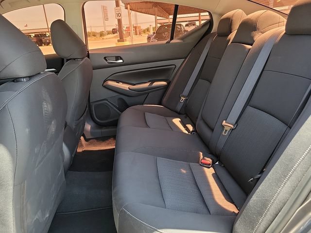 Used 2022 Nissan Altima 2.5 SV FWD image 8