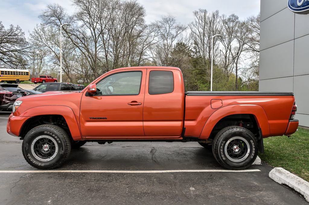 Used 2015 Toyota Tacoma TRD Pro AWD/4WD image 7