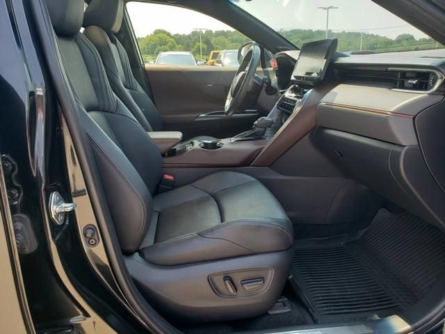Used 2022 Toyota Venza Limited AWD/4WD image 19